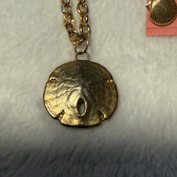 Elegant Gold-Tone Sand Dollar Necklace and Earring Set - Picture 3 of 7